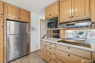 111 NW 180th St, Shoreline, WA 98177 - Photo 13