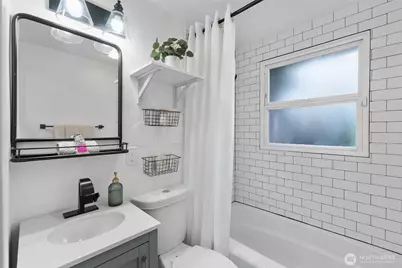 909 N 170th Street, Shoreline, WA 98133 - Photo 21