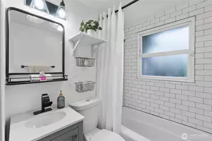 909 N 170th St, Shoreline, WA 98133 - Photo 21