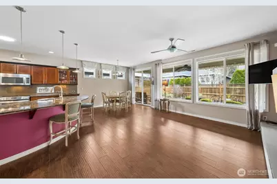 14509 Knoll Park Drive E, Bonney Lake, WA 98391 - Photo 7