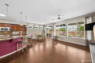 14509 Knoll Park Dr E, Bonney Lake, WA 98391 - Photo 7