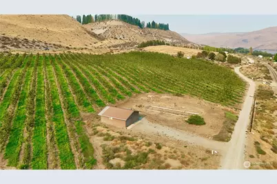 27375 US Hwy 97, Chelan, WA 98816 - Photo 9