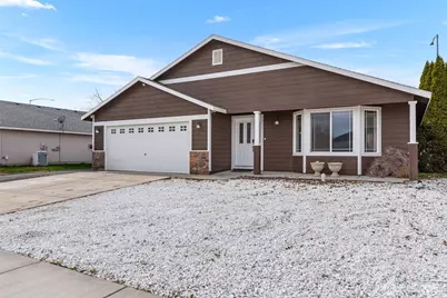 715 NE Hilltop Avenue, Quincy, WA 98848 - Photo 1