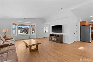 715 NE Hilltop Ave, Quincy, WA 98848 - Photo 3