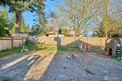 10417 190th Avenue Ct E, Bonney Lake, WA 98391 - Photo 21