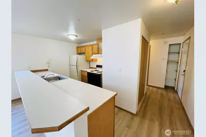 8830 Nesbit Avenue N, Seattle, WA 98103 - Photo 15