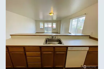 8830 Nesbit Avenue N, Seattle, WA 98103 - Photo 17