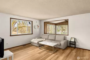 10317 Roosevelt Way NE, Seattle, WA 98125 - Photo 3