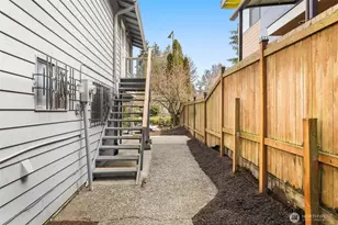 10317 Roosevelt Way NE, Seattle, WA 98125 - Photo 27