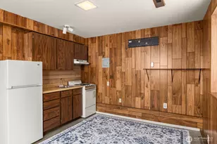 10317 Roosevelt Way NE, Seattle, WA 98125 - Photo 21