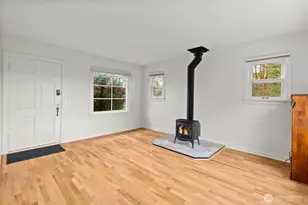 2009 Water St SW, Olympia, WA 98501 - Photo 3