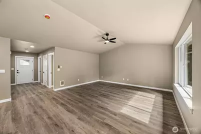 18410 Rampart Drive SE, Yelm, WA 98597 - Photo 5