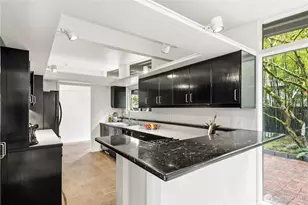 16 Wembley Ln, Mercer Island, WA 98040 - Photo 11