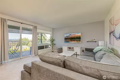 1113 Kirkland Avenue #4B, Kirkland, WA 98033 - Photo 1