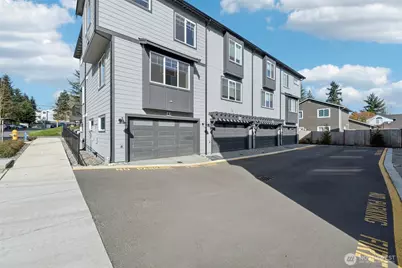 15423 Admiralty Way #A1, Lynnwood, WA 98087 - Photo 3