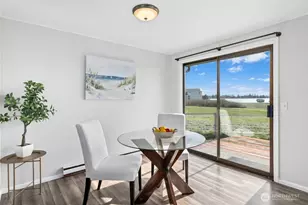 335 SW 4th Ave, Oak Harbor, WA 98277 - Photo 7