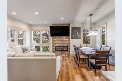 13716 30 Avenue NE #B, Seattle, WA 98125 - Photo 3