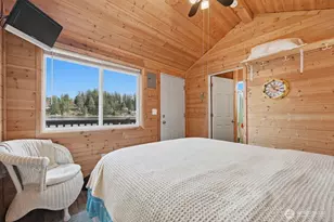 270 E Grapeview Point Rd, Allyn, WA 98524 - Photo 23