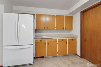 12019 Bingham Ave E, Tacoma, WA 98446 - Photo 11