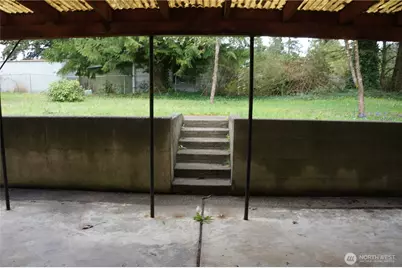 12019 Bingham Ave E, Tacoma, WA 98446 - Photo 33