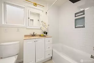 826 NE 80th St, Seattle, WA 98115 - Photo 15
