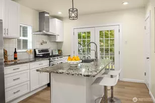826 NE 80th St, Seattle, WA 98115 - Photo 7