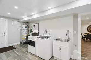 9009 30th Ave NW, Seattle, WA 98117 - Photo 29