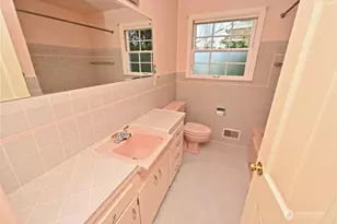 3227 Magnolia Blvd W, Seattle, WA 98199 - Photo 25