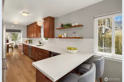 7710 32nd Avenue NE, Seattle, WA 98115 - Photo 5