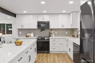 3809 NE 105th Street, Seattle, WA 98125 - Photo 13