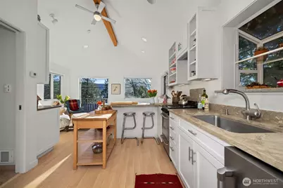 2111 Dellesta Drive, Bellingham, WA 98226 - Photo 5