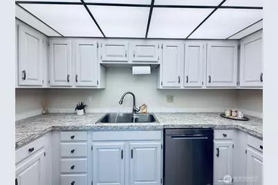 743 Marine View Drive #8, Longview, WA 98632 - Photo 5