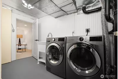 715 NE 60th Street, Seattle, WA 98115 - Photo 33