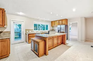 558 SW 298th St, Federal Way, WA 98023 - Photo 7