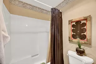 2350 10th Ave E, Seattle, WA 98102 - Photo 13