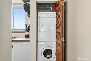 2350 10th Ave E, Seattle, WA 98102 - Photo 15