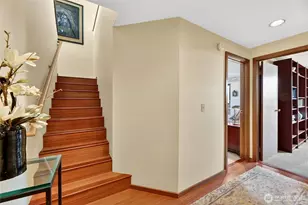 2350 10th Ave E, Seattle, WA 98102 - Photo 9