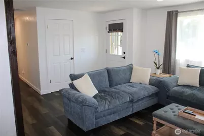 402 California Avenue N, Rainier, WA 98576 - Photo 5