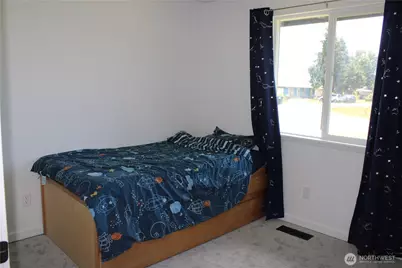 402 California Avenue N, Rainier, WA 98576 - Photo 17