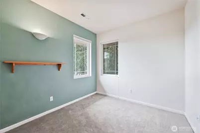 245 W St James Place, Longview, WA 98632 - Photo 17