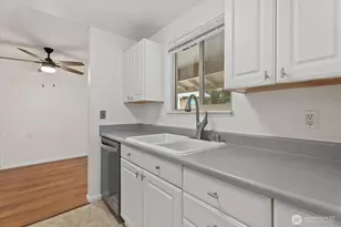 14130 SE 17th Pl, Bellevue, WA 98007 - Photo 9