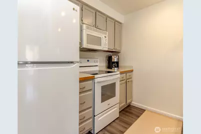 22810 30th Avenue S #C203, Des Moines, WA 98198 - Photo 11