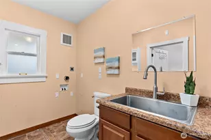 1617 Water St SW, Olympia, WA 98501 - Photo 9