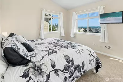527 Pilchuck Path, Everett, WA 98201 - Photo 17