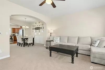 527 Pilchuck Path, Everett, WA 98201 - Photo 7