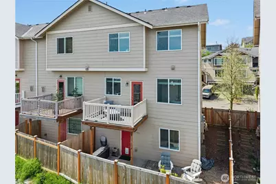 527 Pilchuck Path, Everett, WA 98201 - Photo 33