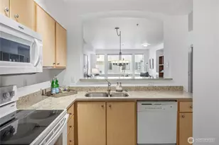 13301 SE 79th Pl, Newcastle, WA 98059 - Photo 3