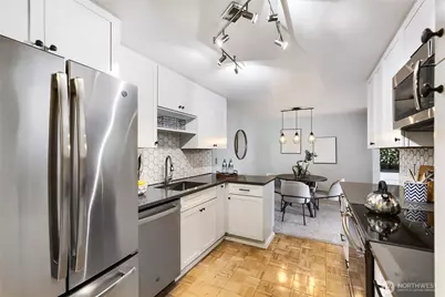 1800 Boylston Avenue #302, Seattle, WA 98122 - Photo 9