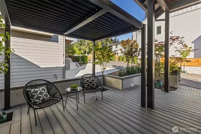 10731 B 17th Avenue NE, Seattle, WA 98125 - Photo 9