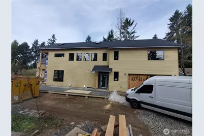 10731 B 17th Avenue NE, Seattle, WA 98125 - Photo 3